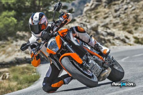 KTM 1290 Super Duke R 