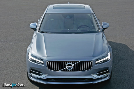 Nuova Volvo S90