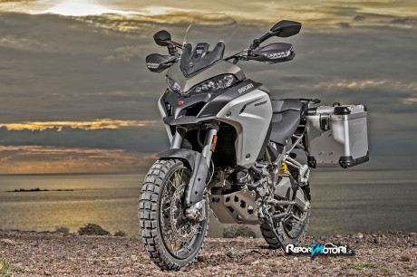 Multistrada 1200 Enduro Globetrotter Attitude 