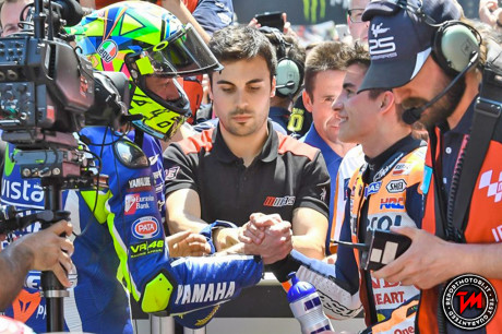 Marc Marquez stretta di mano Valentino Rossi