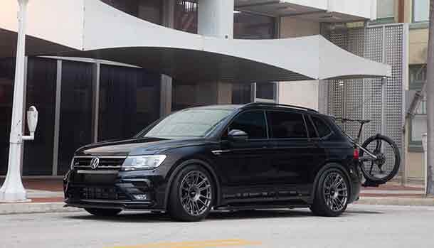 Volkswagen Tiguan SE R-Line Black RiNo