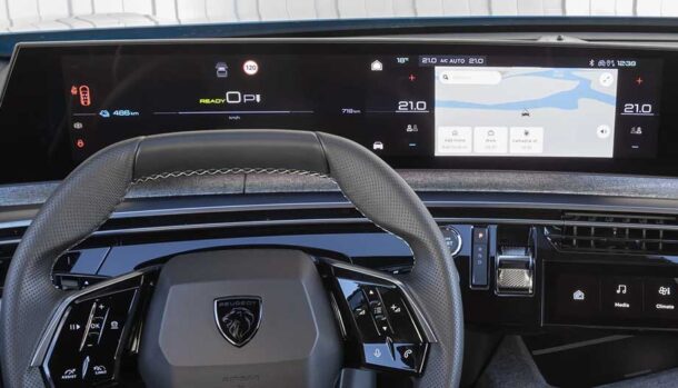 Stellantis, BlackBerry QNX e AWS lanciano il cockpit virtuale