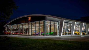 Automobili Lamborghini apre un nuovo showroom a Tallin