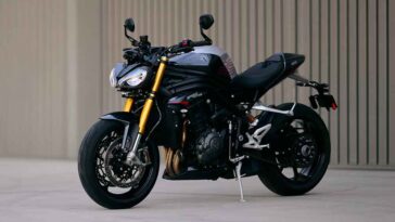 Nuova Triumph Speed Triple 1200 RS