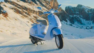 Vespa 946 Snake